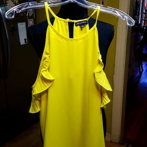 Yellow top Sz ( Lg ) ruffle sleeves
